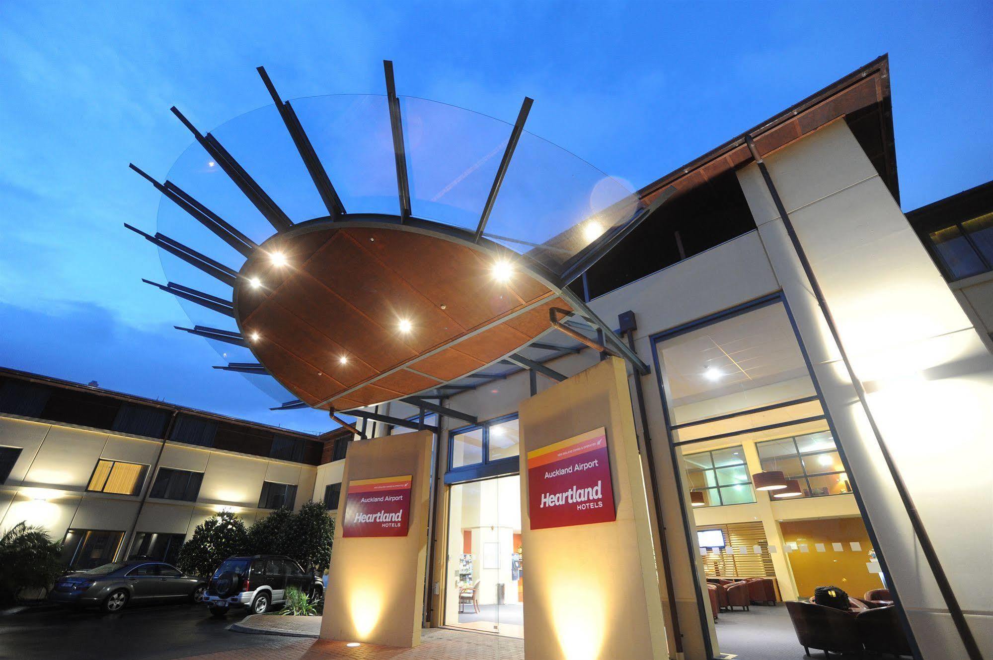 Heartland Hotel Auckland Airport Bagian luar foto
